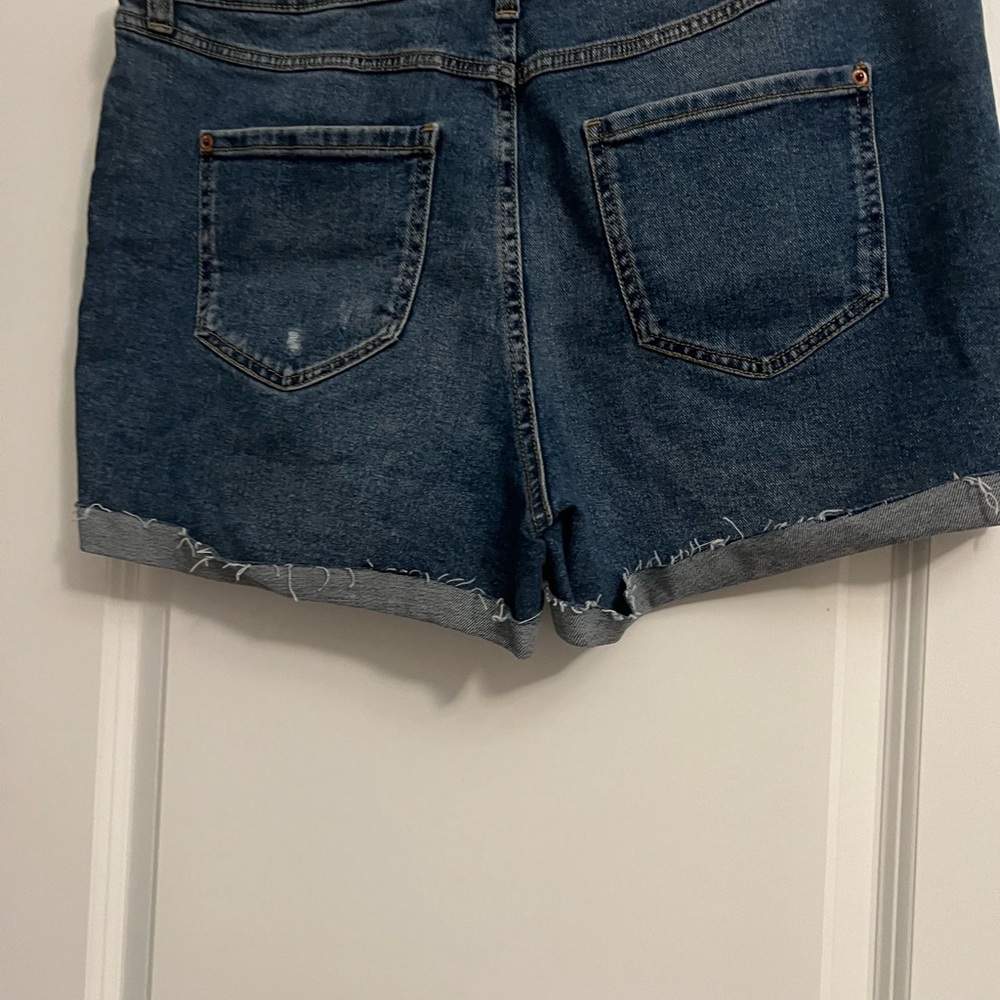 Shorts - Picture 2 of 2